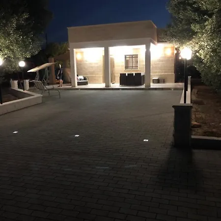 Villa Lara - Mit Separatem Extra Zimmer Mit Wc Und Dusche San Vito dei Normanni Exterior photo